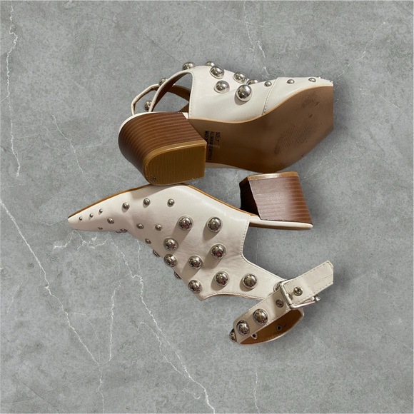 Qupid size 7 strap up beaded white bootie - Picture 2 of 2